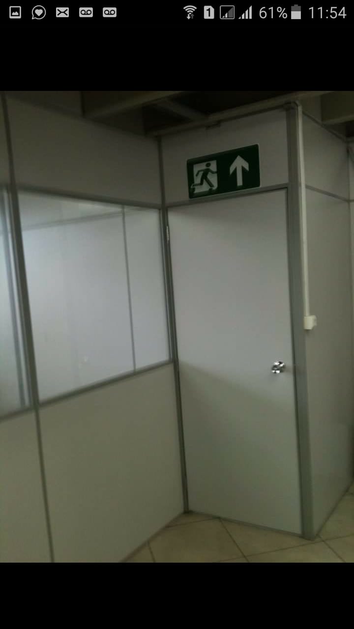 Divisória de alumínio em escritório comercial em BH