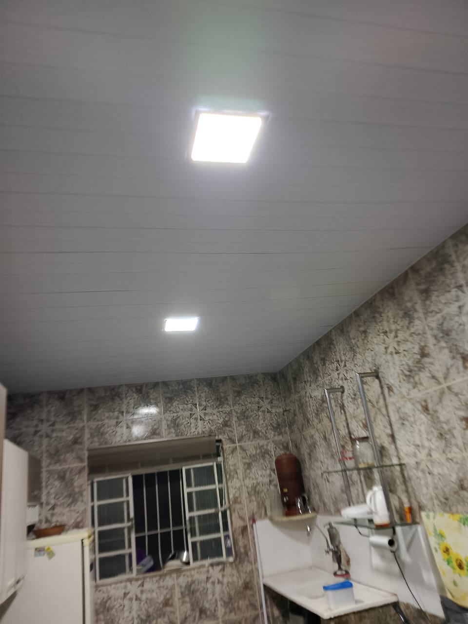 Forro PVC instalado em cozinha residencial